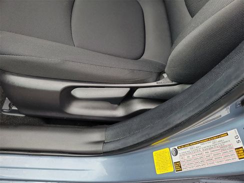 Used 2022 Toyota Corolla LE image 23