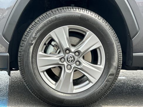 Used 2024 Toyota RAV4 XLE FWD image 23