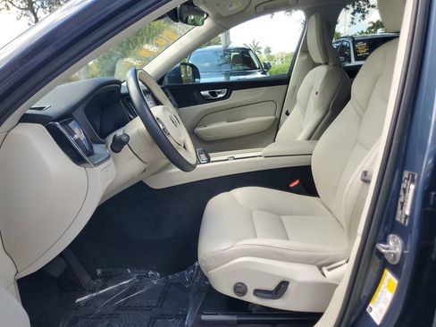 Certified 2023 Volvo XC60 B5 Core w/ Climate Package FWD image 17