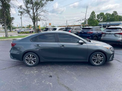 Used 2023 Kia Forte LXS w/ LXS Technology Package FWD image 10