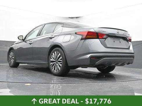 Used 2024 Nissan Altima 2.5 SV image 51