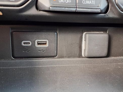 Used 2024 Chevrolet Tahoe LT image 7