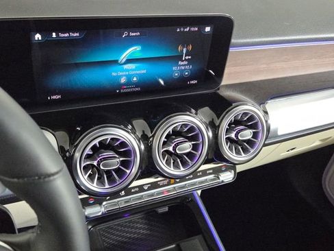 Used 2022 Mercedes-Benz GLB 250 GLB 250 image 27