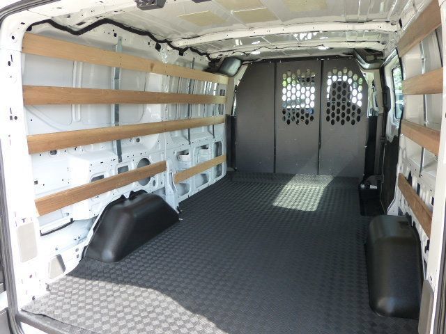 Used 2025 Ford Transit 250 Low Roof w/ Exterior Upgrade Package RWD image 17