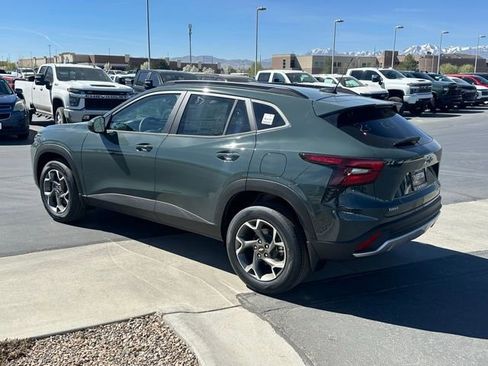 New 2026 Chevrolet Trax LT w/ Driver Confidence Package FWD image 21