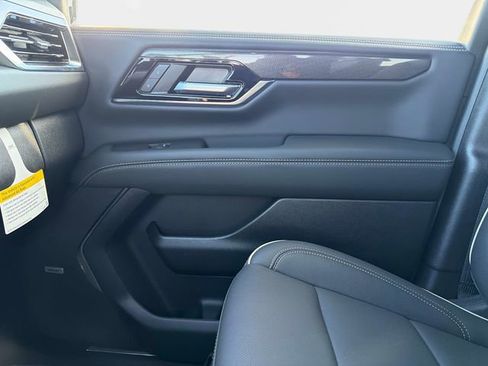 New 2026 GMC Yukon Elevation w/ Elevation Premium Package AWD/4WD image 22