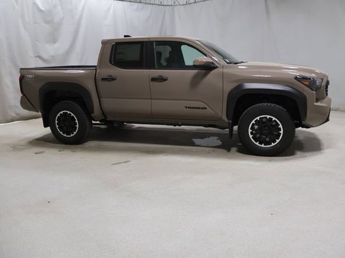 New 2026 Toyota Tacoma TRD Off-Road AWD/4WD image 6