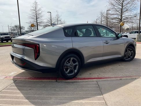 Used 2025 Kia K4 LXS image 6