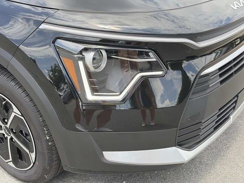 New 2026 Kia Niro EX FWD image 8