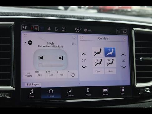 Used 2022 Chrysler Pacifica Touring-L FWD image 37
