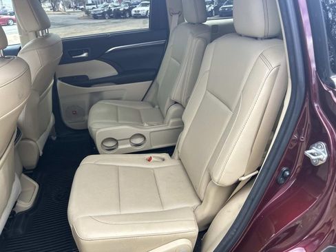 Certified 2016 Toyota Highlander Limited image 18