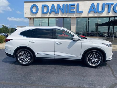 Used 2022 Acura MDX SH-AWD w/ Advance Package image 2