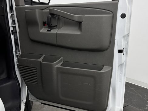 Used 2022 Chevrolet Express 2500 w/ Driver Convenience Package RWD image 28