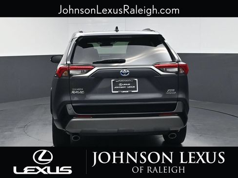 Used 2022 Toyota RAV4 XSE AWD/4WD image 8
