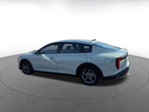 Used 2025 Kia K4 LXS image 10