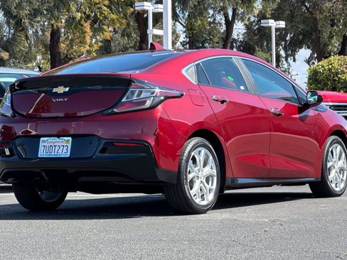 Used 2017 Chevrolet Volt Premier w/ Driver Confidence II Package image 5