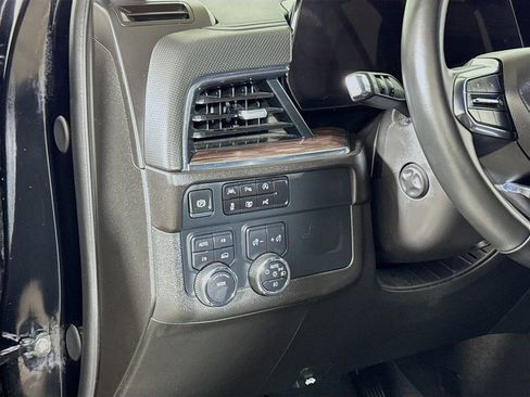 Used 2025 Chevrolet Tahoe Premier AWD/4WD image 8