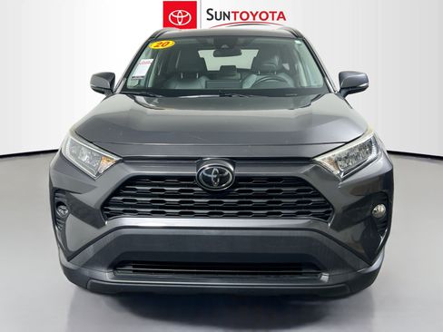 Used 2020 Toyota RAV4 XLE Premium FWD image 10