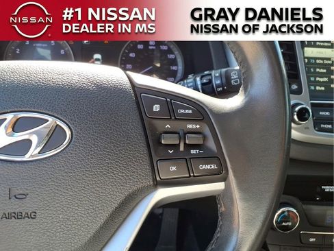 Used 2016 Hyundai Tucson Limited w/ Option Group 03 FWD image 15
