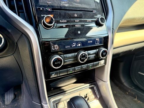 Used 2022 Subaru Ascent Limited w/ Technology Package AWD/4WD image 17