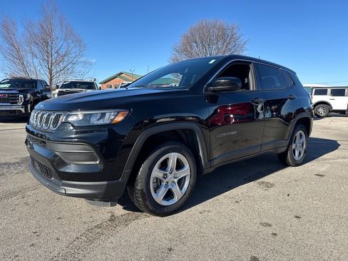 Used 2023 Jeep Compass Sport image 2