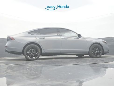 Used 2025 Honda Accord SE image 32