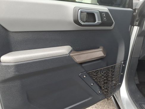 Used 2021 Ford Bronco Black Diamond image 9