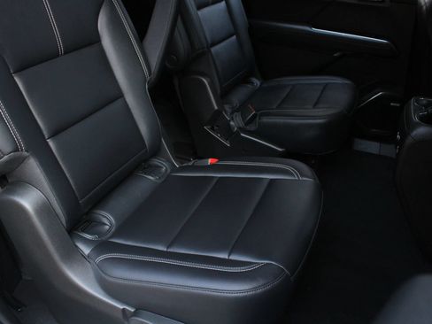 Used 2026 GMC Acadia Elevation w/ Elevation Premium Package FWD image 24
