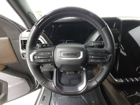 Used 2025 GMC Yukon Denali Ultimate w/ LPO, Floor Liner Package AWD/4WD image 11
