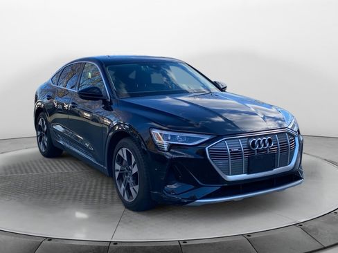 Used 2022 Audi e-tron Premium Plus image 1