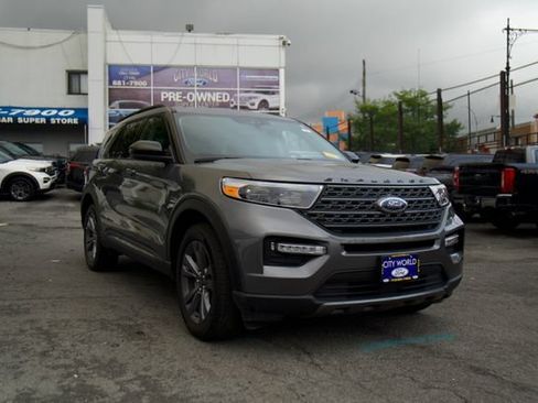 Certified 2024 Ford Explorer XLT w/ Equipment Group 202A AWD/4WD image 1
