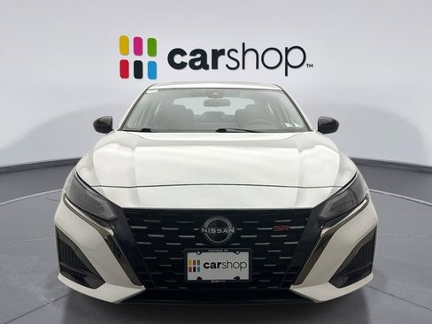 Used 2023 Nissan Altima 2.5 SR w/ SR Premium Package FWD image 8
