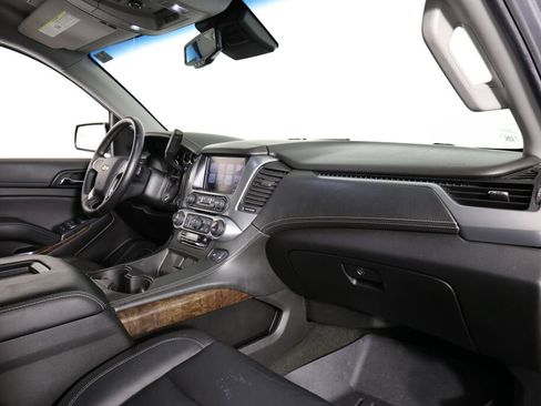 Used 2018 Chevrolet Suburban LT w/ Luxury Package RWD image 24