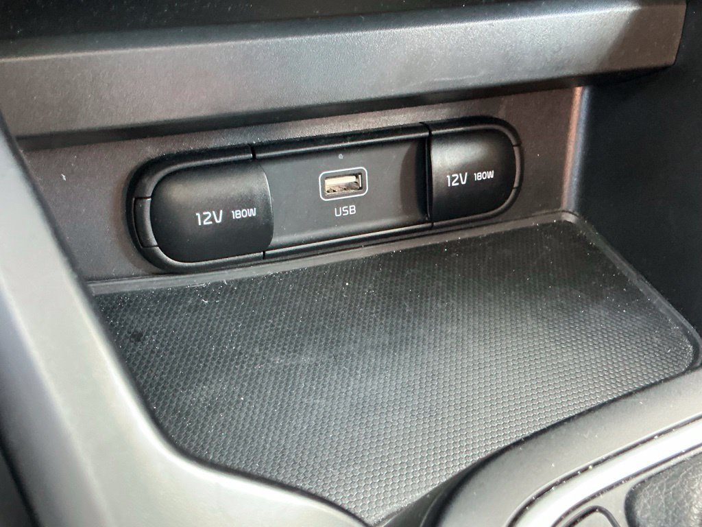 Used 2025 Kia Soul LX w/ LX Technology Package FWD image 35