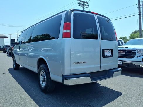 Used 2018 Chevrolet Express 3500 LT w/ LT Preferred Equipment Group RWD image 16