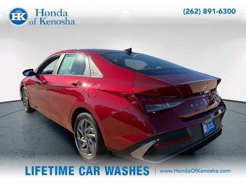 Used 2024 Hyundai Elantra Blue image 4