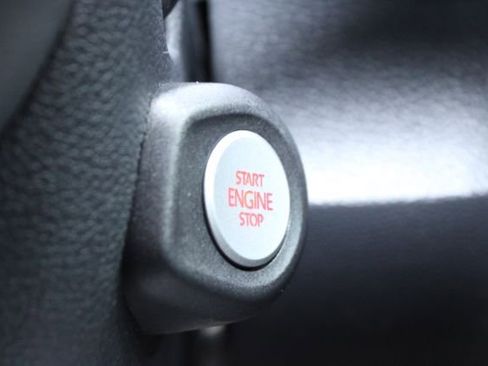 Used 2013 Volkswagen Golf 4-Door image 13