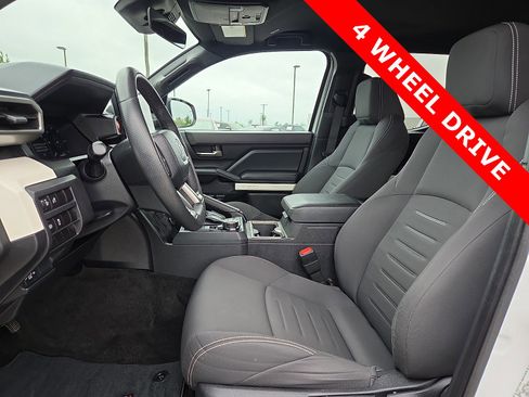 Used 2024 Toyota Tacoma TRD Off-Road AWD/4WD image 15