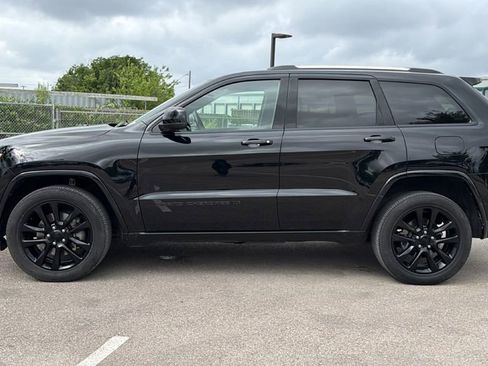 Used 2022 Jeep Grand Cherokee Laredo X AWD/4WD image 10