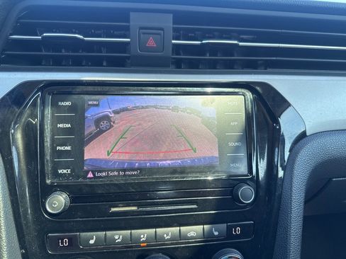 Used 2021 Volkswagen Passat 2.0T SE image 38