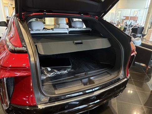 New 2025 Cadillac Lyriq Luxury image 12