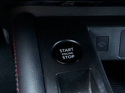 Used 2026 Nissan Kicks SR FWD image 29