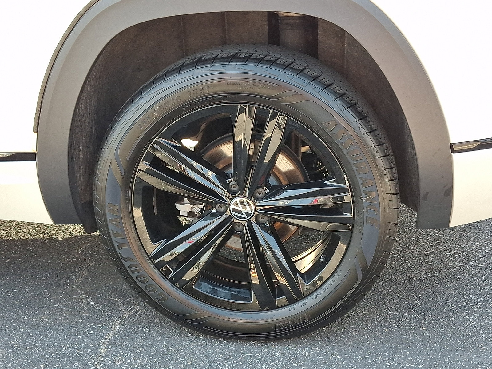 Used 2023 Volkswagen Atlas Cross Sport SEL R-Line AWD/4WD image 8