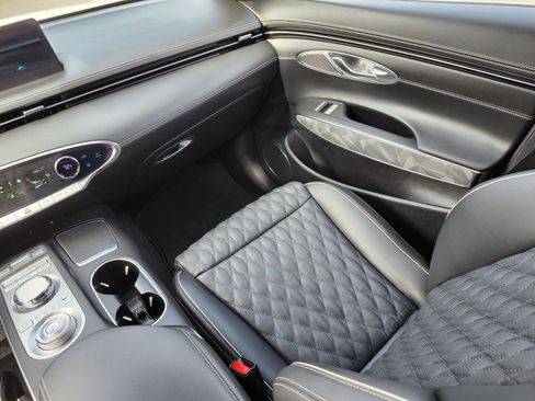 Used 2025 Genesis GV70 3.5T Sport w/ Sport Advanced Package image 15