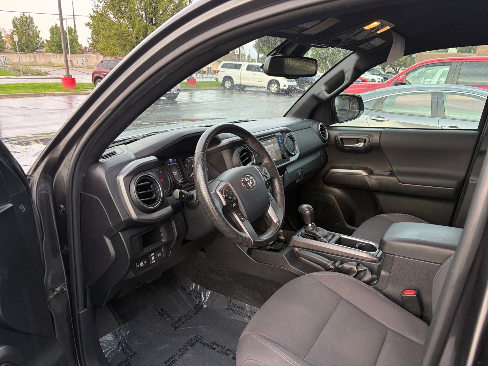 Used 2019 Toyota Tacoma TRD Off-Road AWD/4WD image 10
