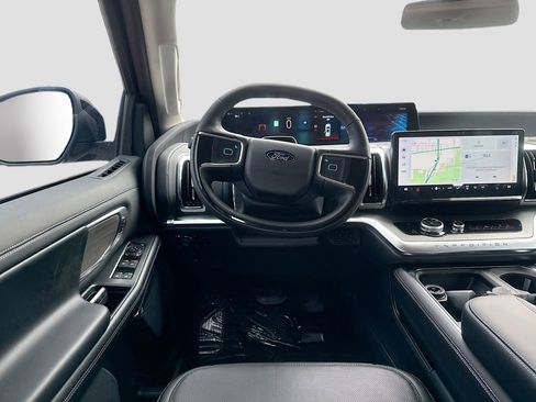 New 2025 Ford Expedition Max Platinum w/ Driver's Package image 30