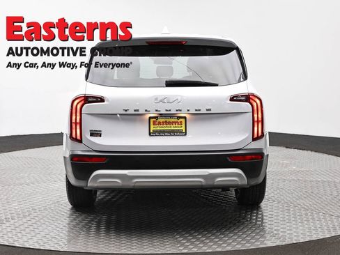 Used 2022 Kia Telluride LX AWD/4WD image 6