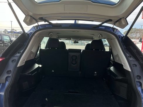 Used 2018 Nissan Rogue S image 37