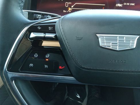 Used 2025 Cadillac Escalade IQ Sport 2 w/ LPO, ONYX Package image 21