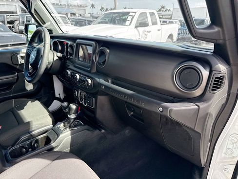 Used 2023 Jeep Wrangler Unlimited w/ Convenience Group image 34